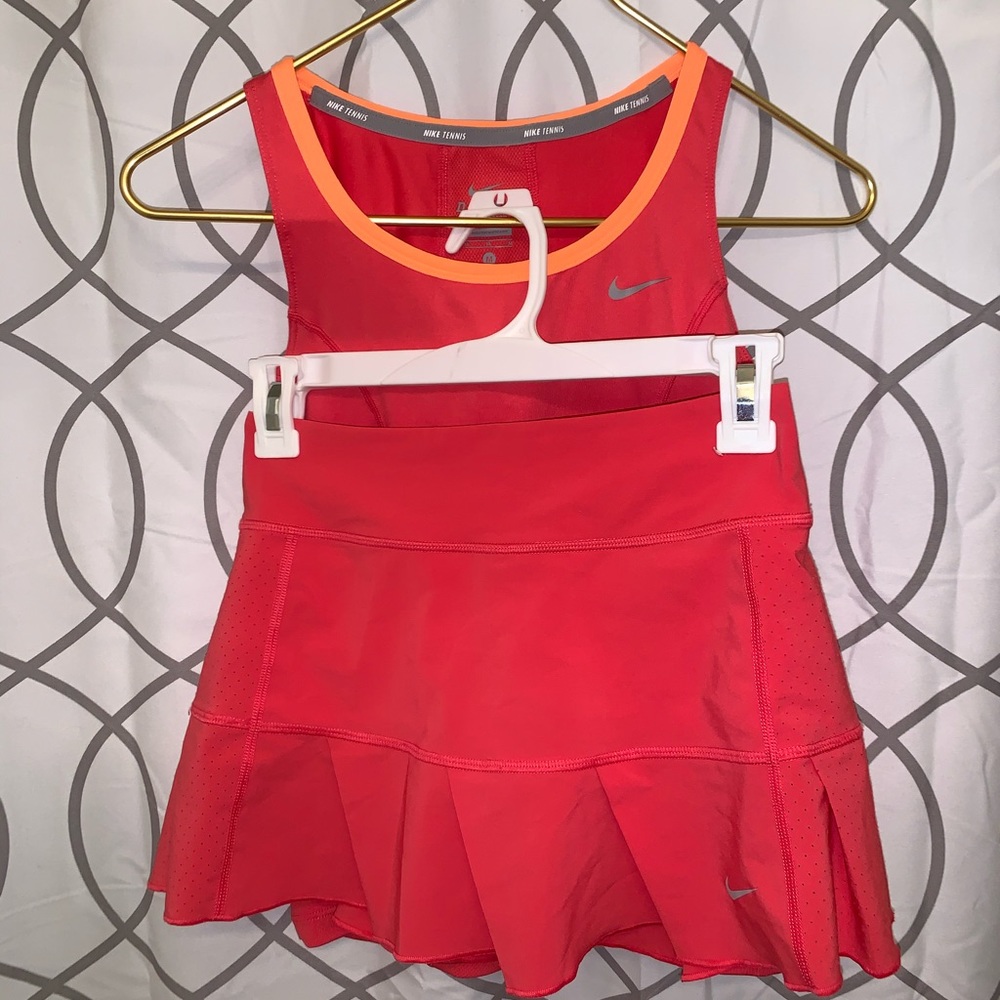 NIKE matching tennis outfit
